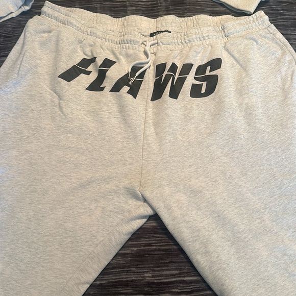 REBDOLLS “flaws” sweatshirt & sweatpants set - Picture 2 of 5